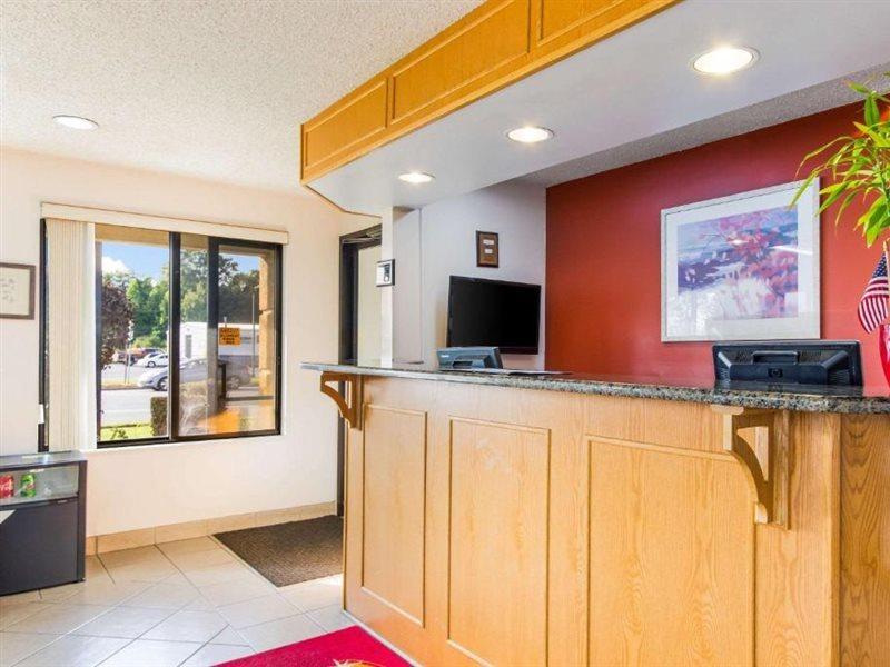 נורווק Econo Lodge מראה חיצוני תמונה