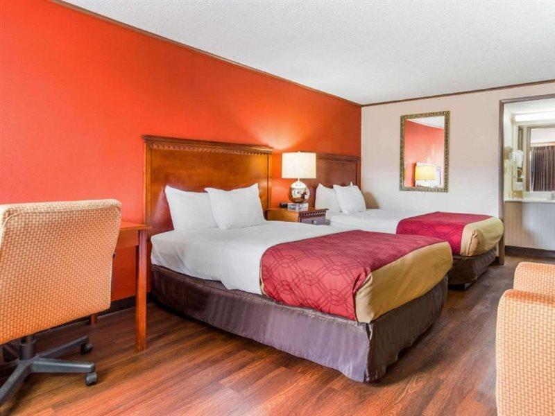 נורווק Econo Lodge מראה חיצוני תמונה