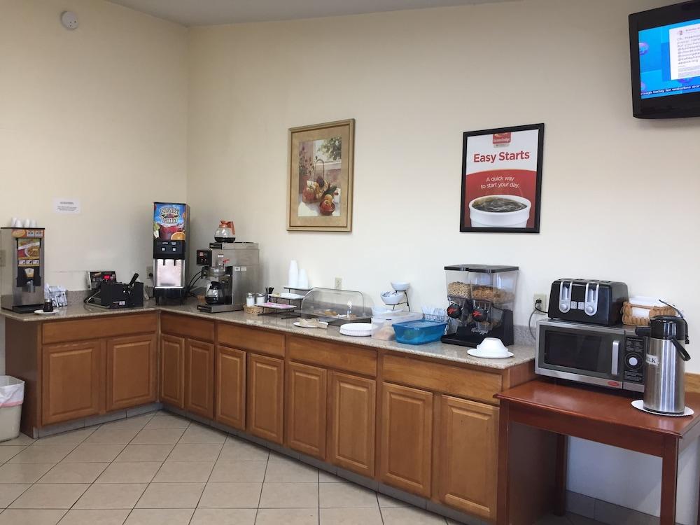 נורווק Econo Lodge מראה חיצוני תמונה