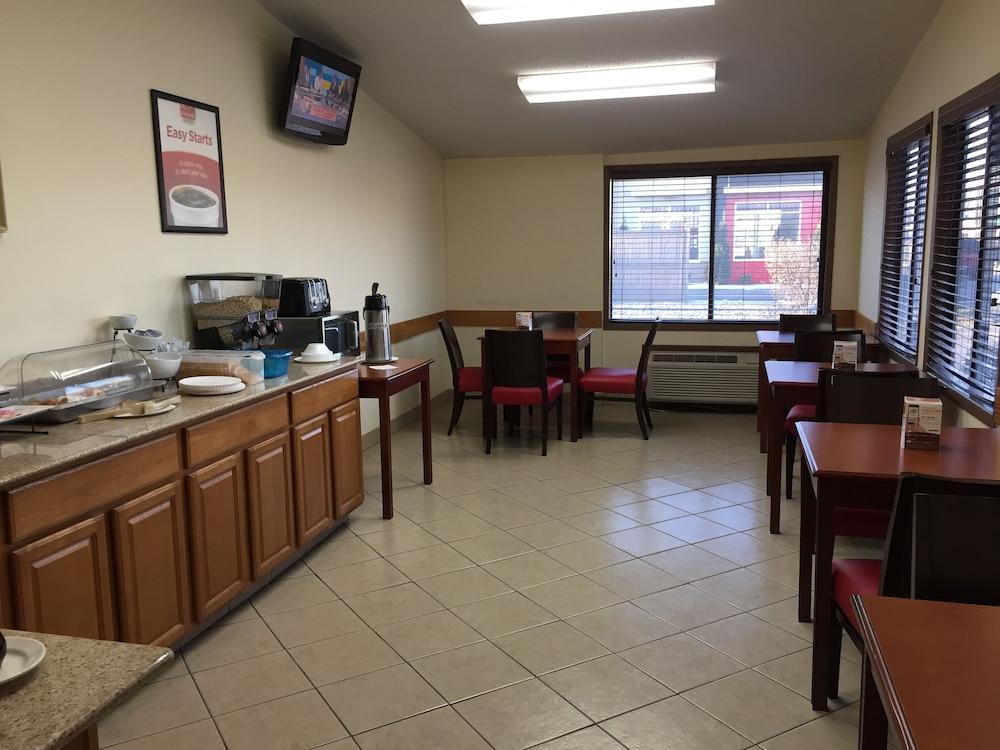 נורווק Econo Lodge מראה חיצוני תמונה