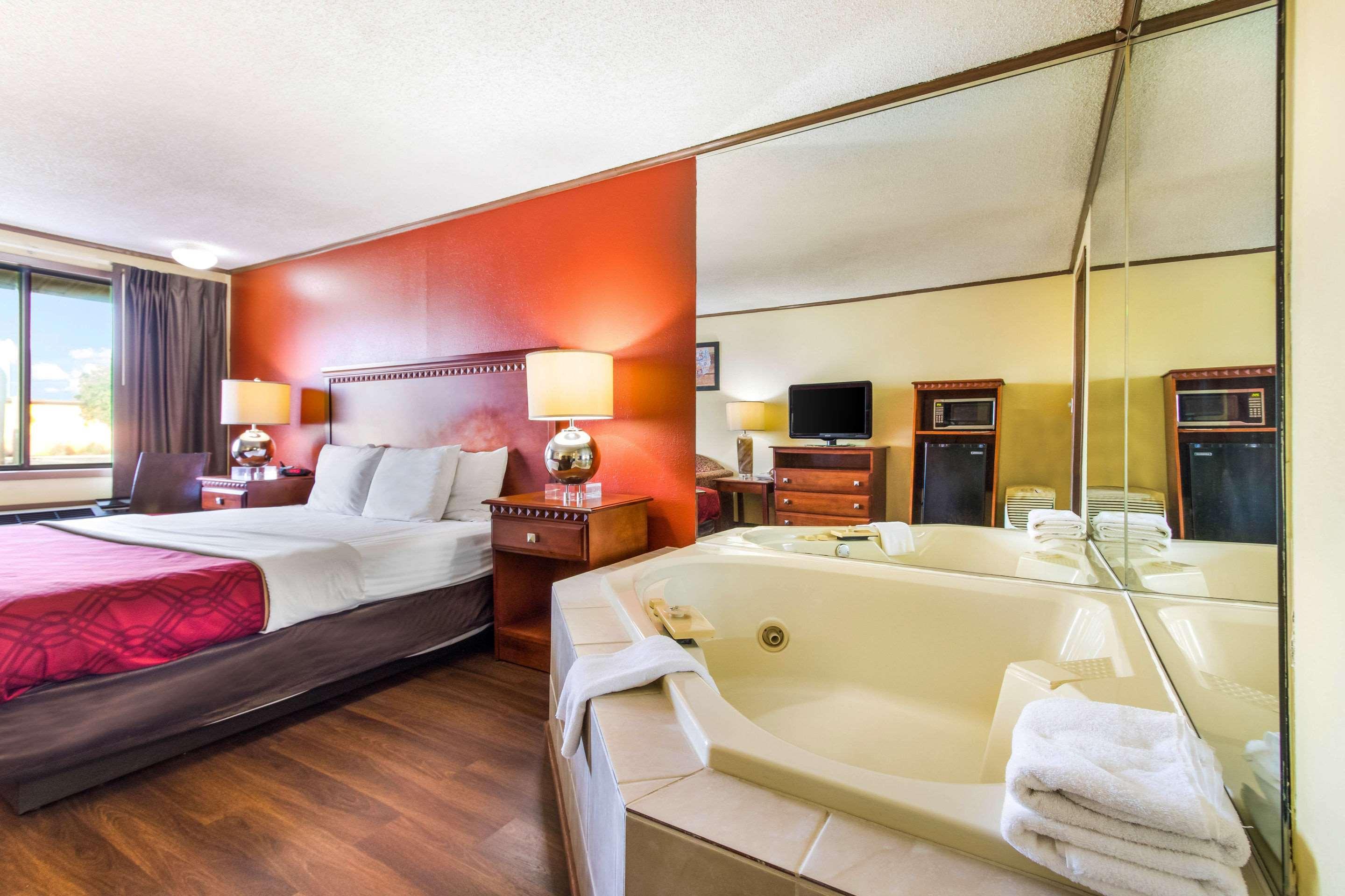 נורווק Econo Lodge מראה חיצוני תמונה