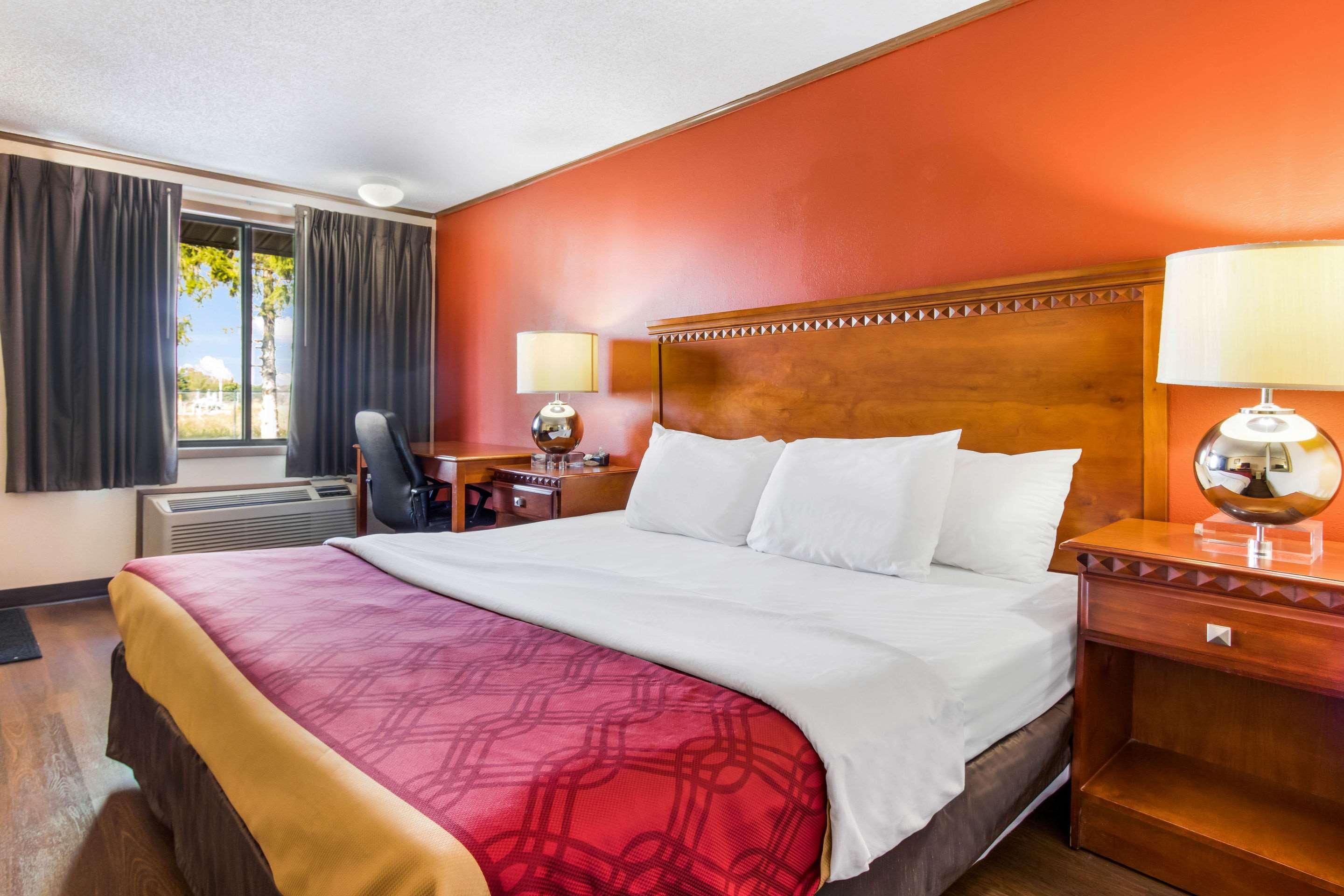 נורווק Econo Lodge מראה חיצוני תמונה