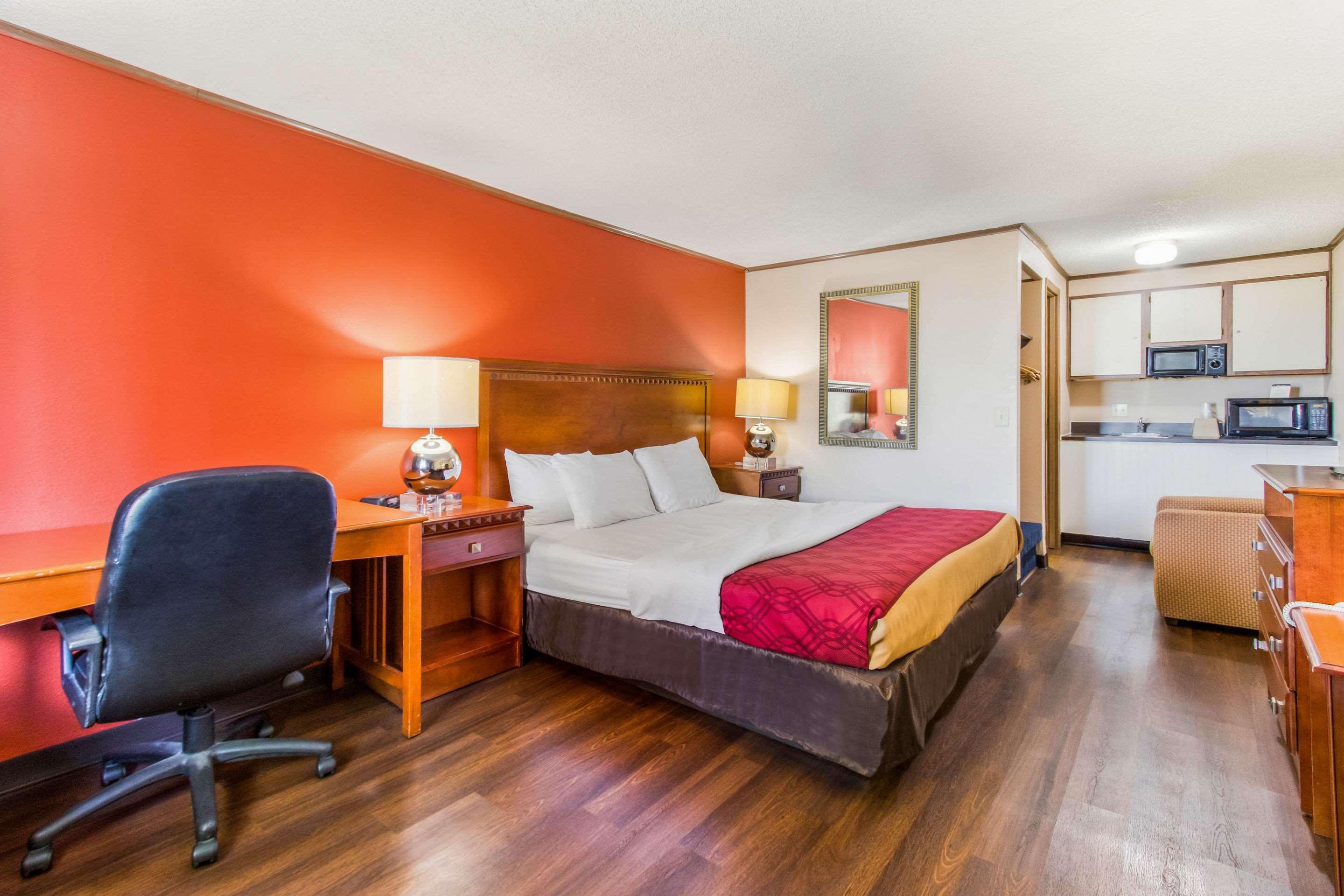 נורווק Econo Lodge מראה חיצוני תמונה