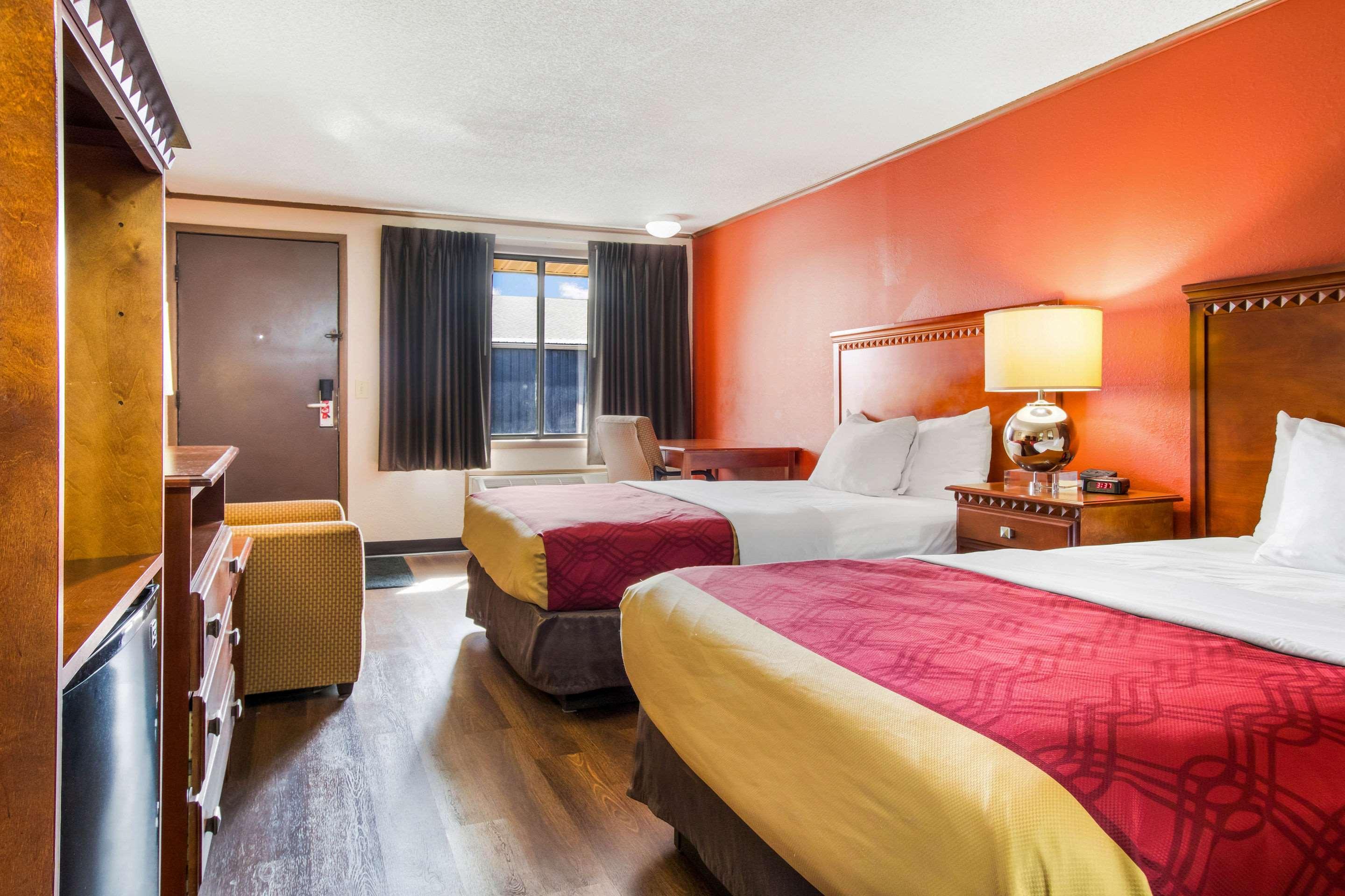 נורווק Econo Lodge מראה חיצוני תמונה