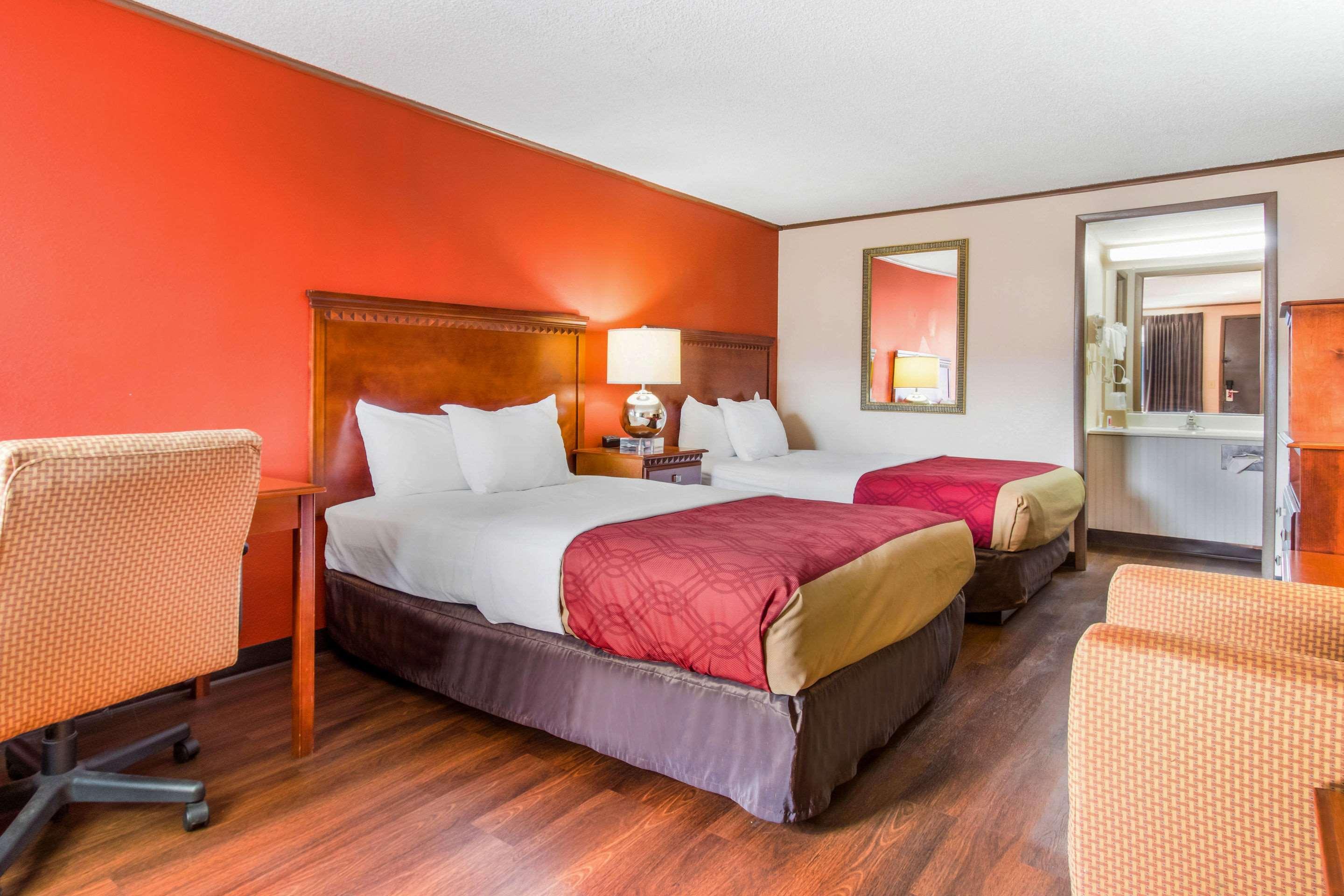 נורווק Econo Lodge מראה חיצוני תמונה