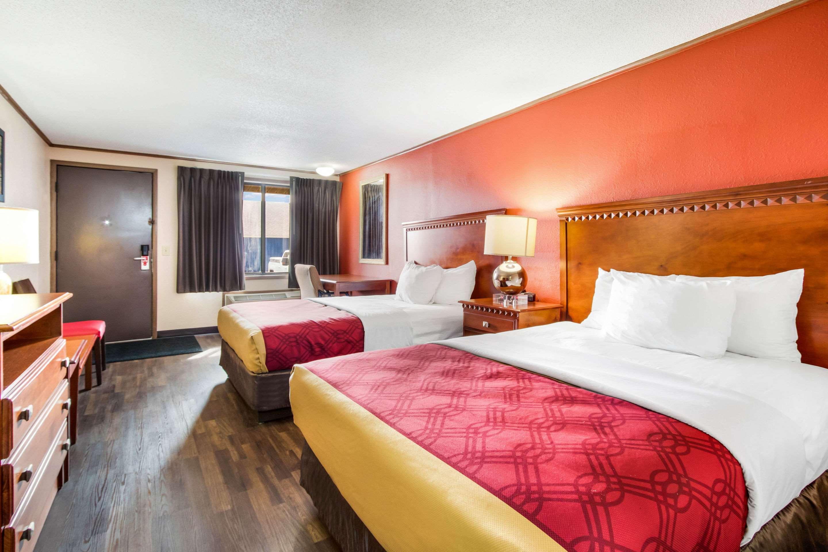 נורווק Econo Lodge מראה חיצוני תמונה