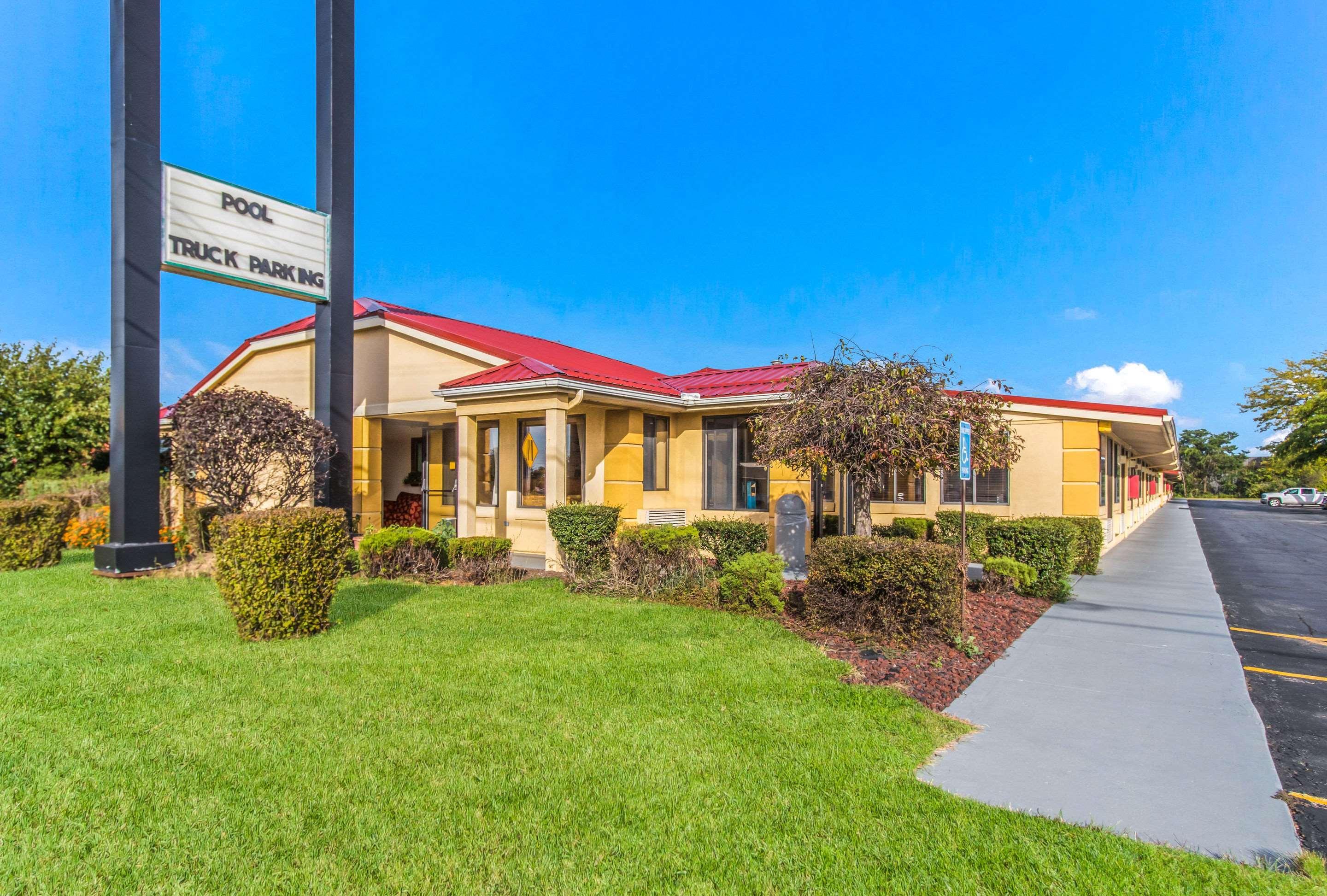 נורווק Econo Lodge מראה חיצוני תמונה