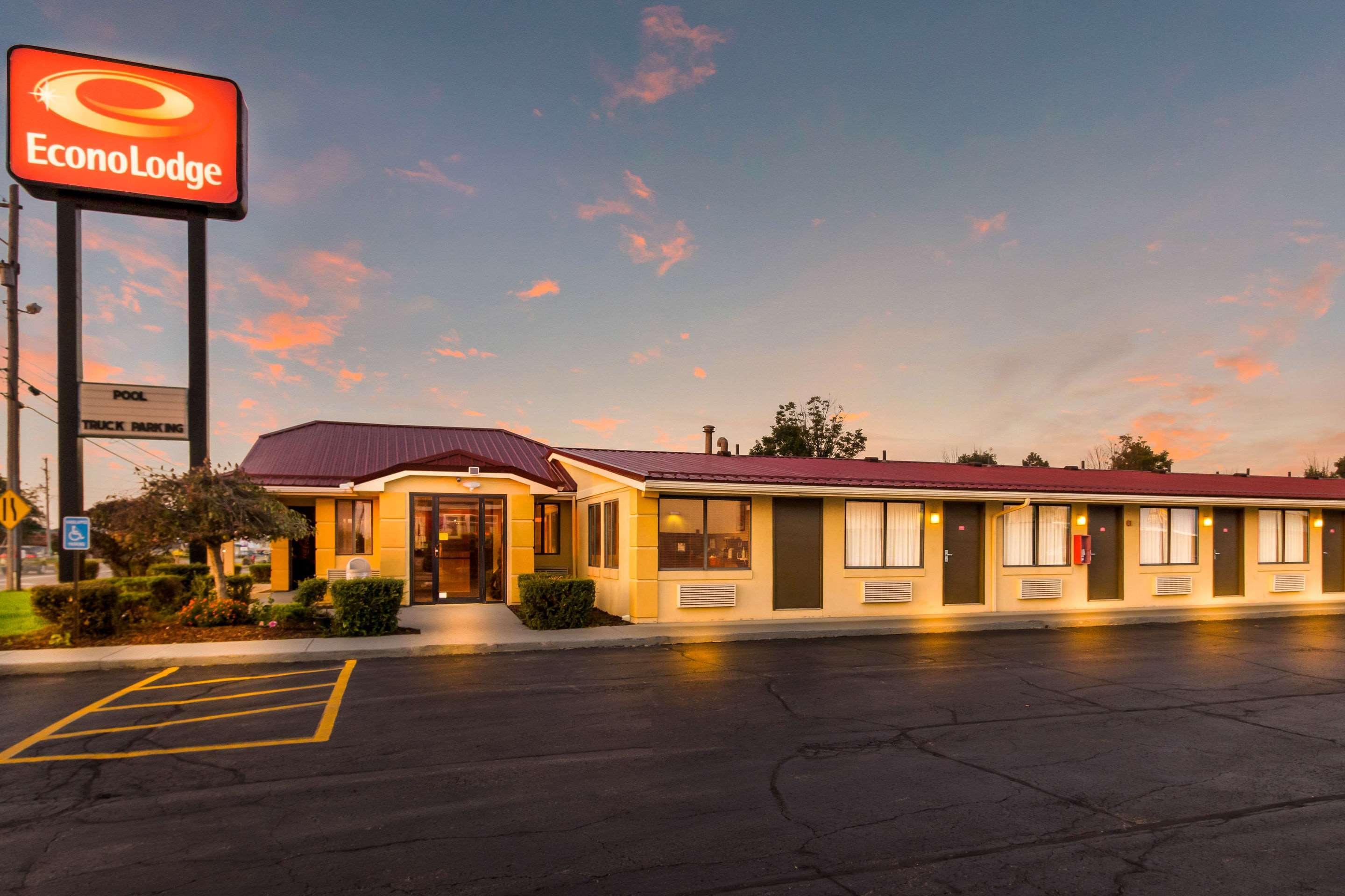 נורווק Econo Lodge מראה חיצוני תמונה