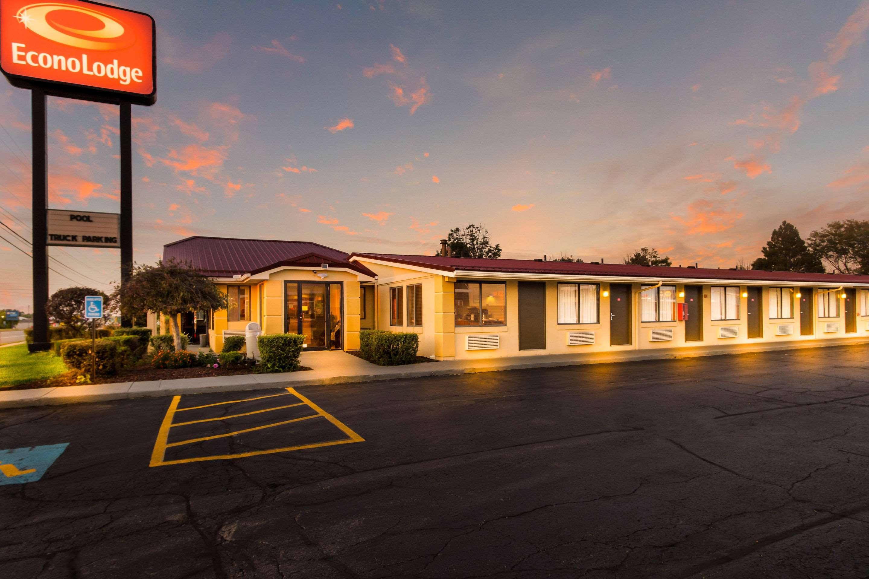 נורווק Econo Lodge מראה חיצוני תמונה