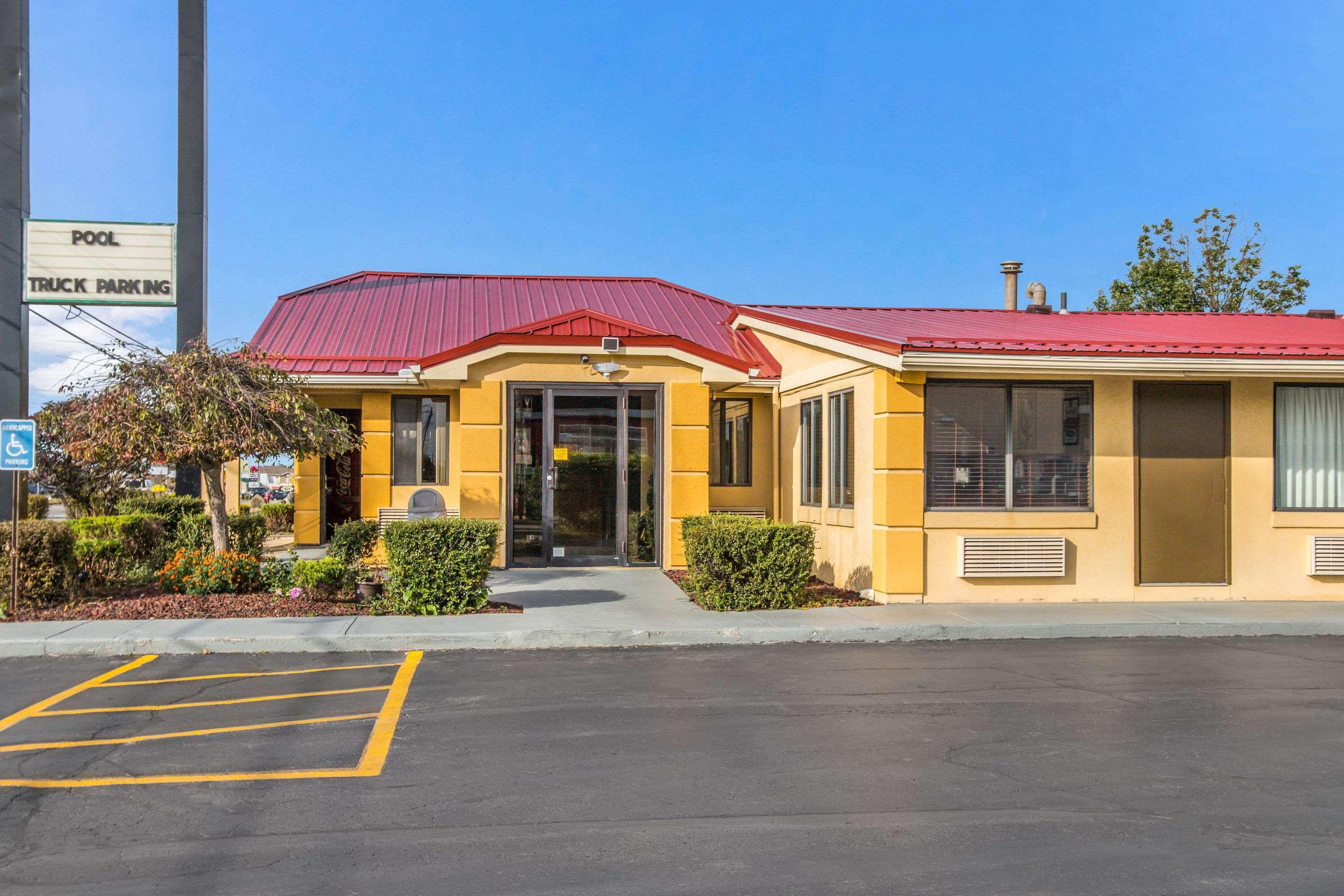 נורווק Econo Lodge מראה חיצוני תמונה