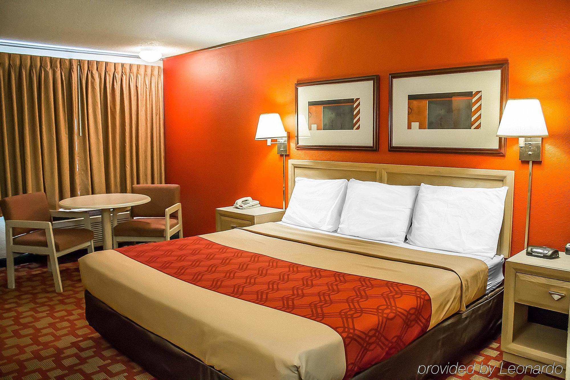 נורווק Econo Lodge מראה חיצוני תמונה
