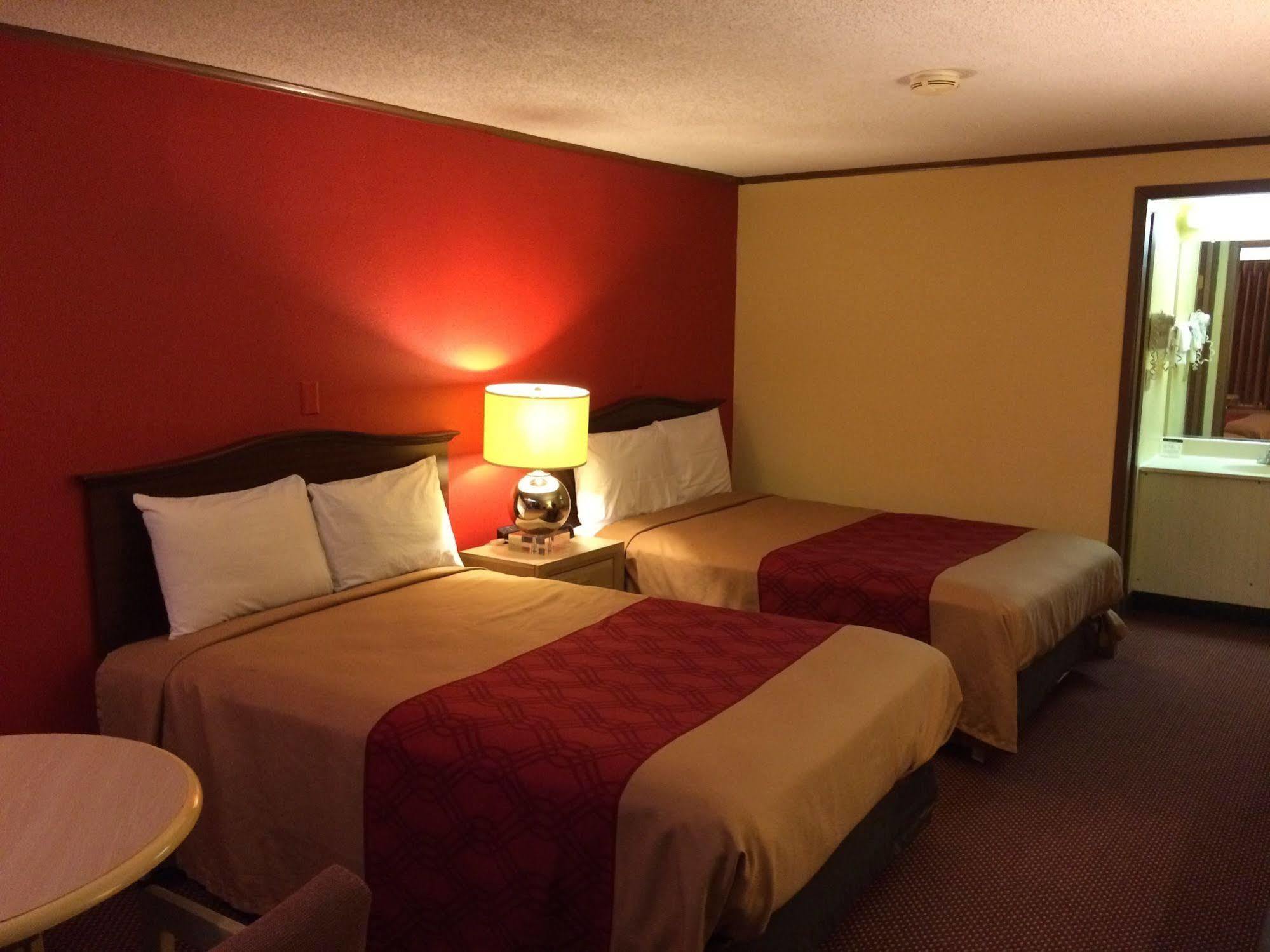 נורווק Econo Lodge מראה חיצוני תמונה