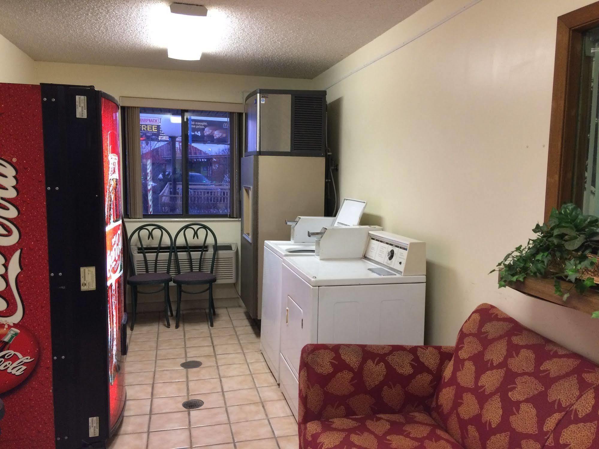 נורווק Econo Lodge מראה חיצוני תמונה