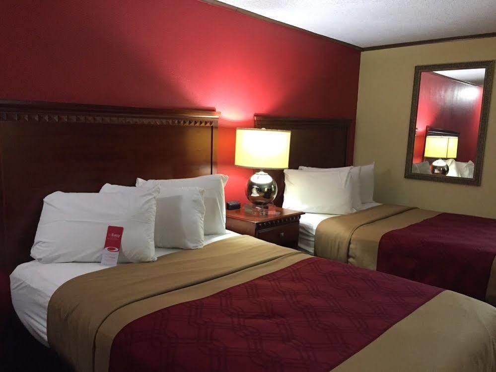 נורווק Econo Lodge מראה חיצוני תמונה
